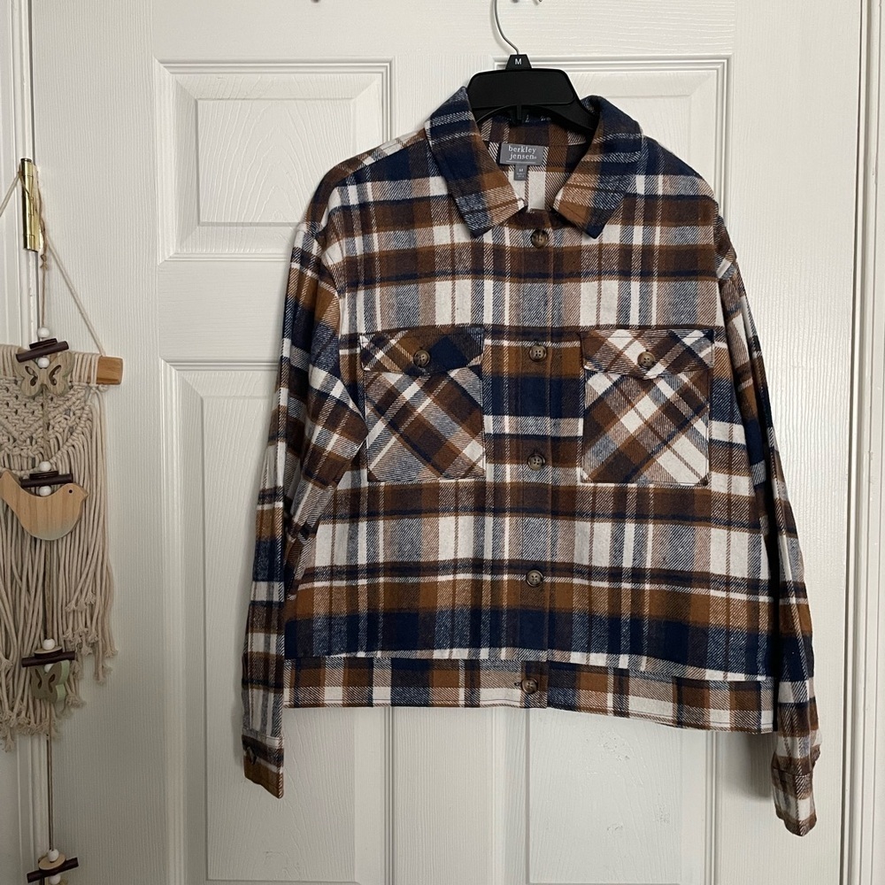 NWT Berkley Jensen size Medium Women’s Brown &Blue Plaid Shirt Jacket Flannel